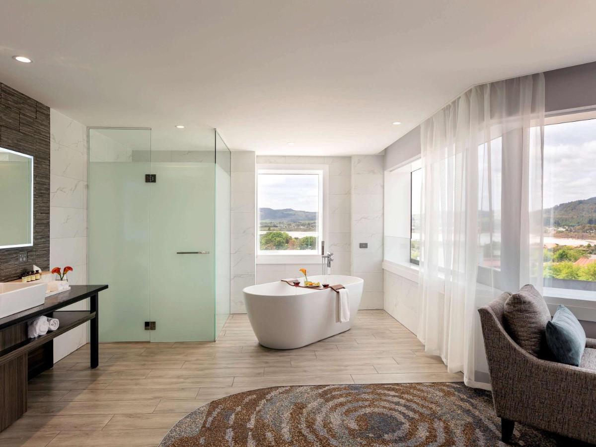 Hotel Pullman Rotorua Exteriér fotografie Bathroom
