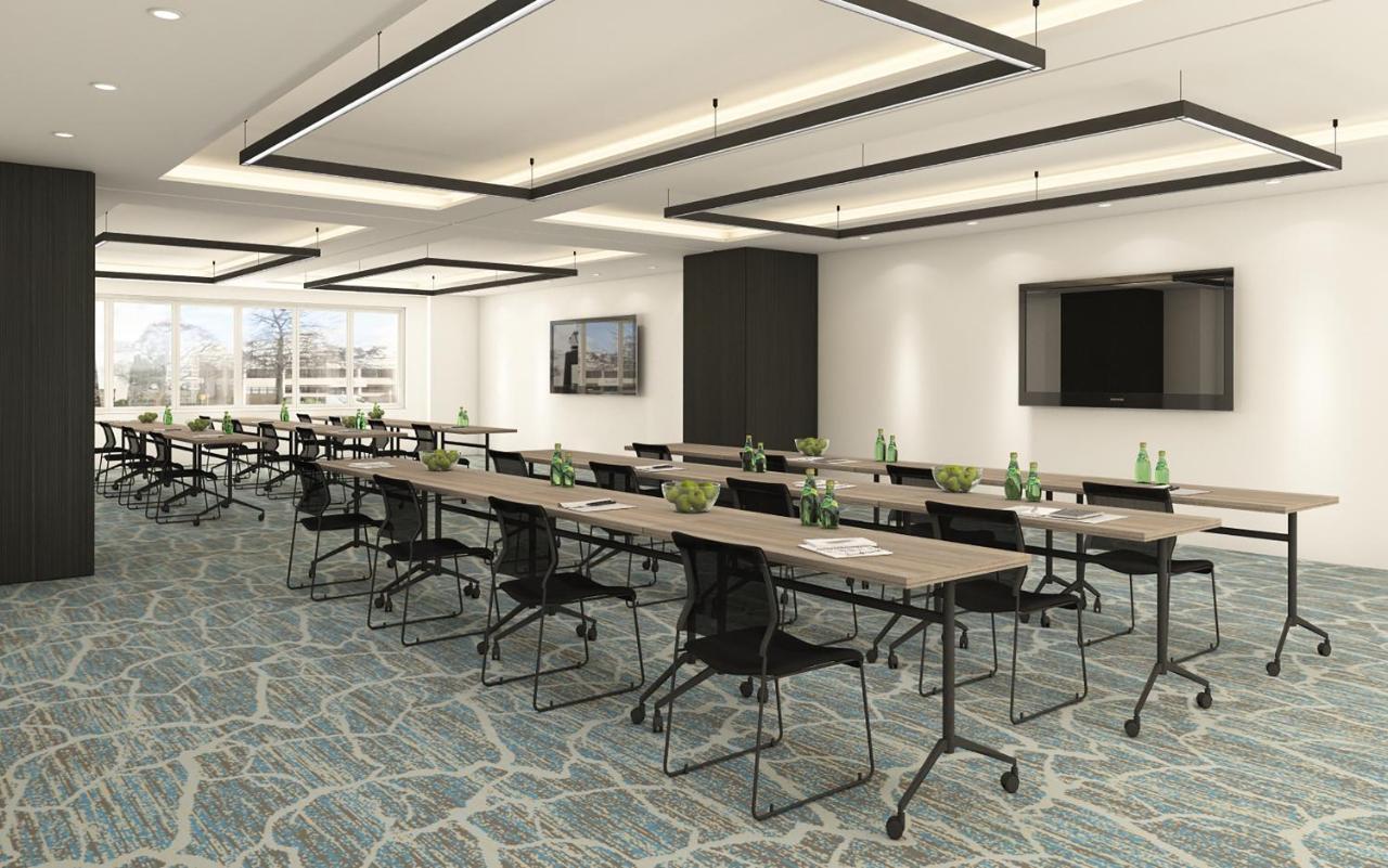 Hotel Pullman Rotorua Exteriér fotografie A typical meeting room